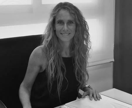 Myriam Kremer, sentada en su consulta